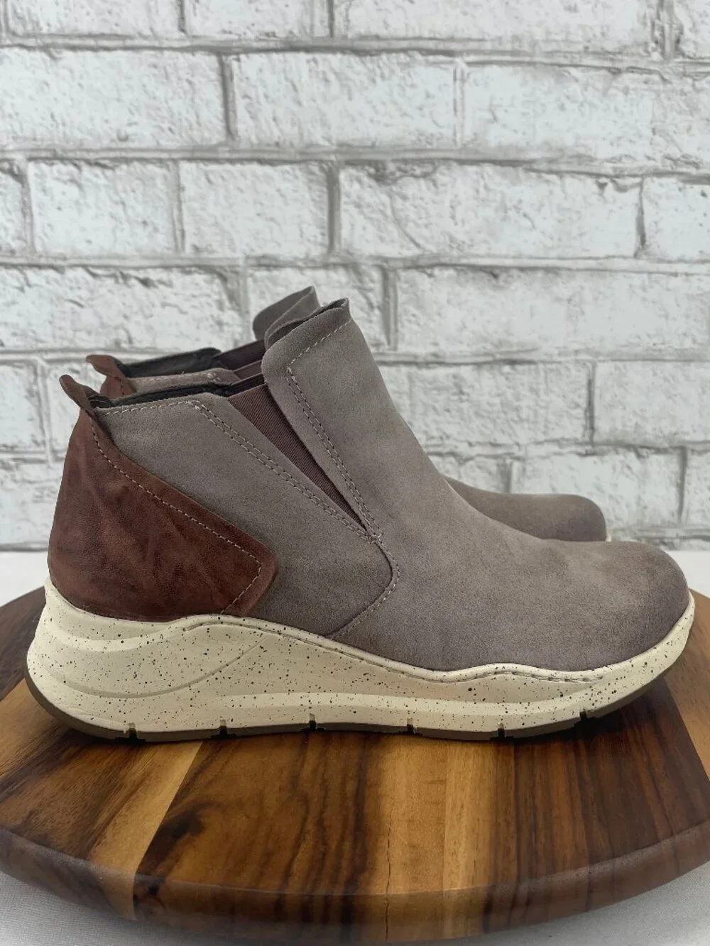 Bionica Womens 10 All Weather Oana Suede Slip Resistant Wedge Pull On Ankle Boot
